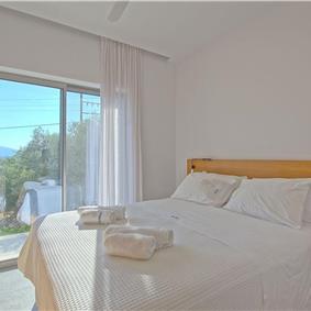 5 bedroom luxury villa with infinity pool, sea views and tennis court near Chania, sleeps 10